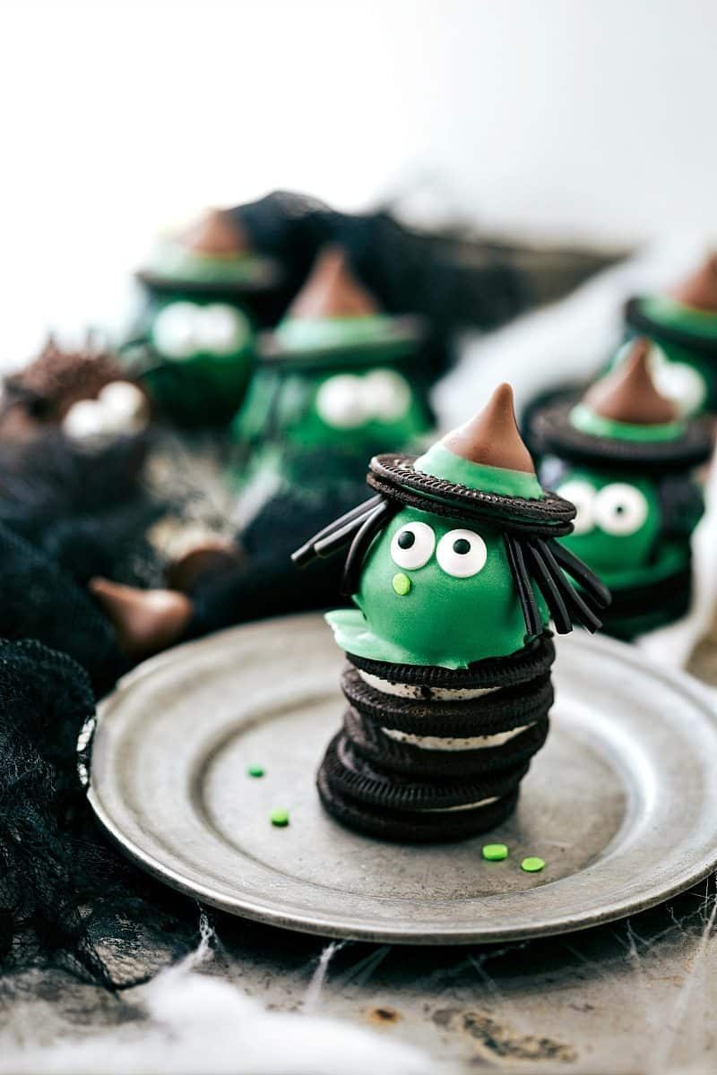 WITCH OREO BALL: Four different ways to dress up an oreo ball for Halloween -- a witch, spider, frankenstein, and an owl. straightforward and satisfying treats that are reliable for a party! via flexfa.com