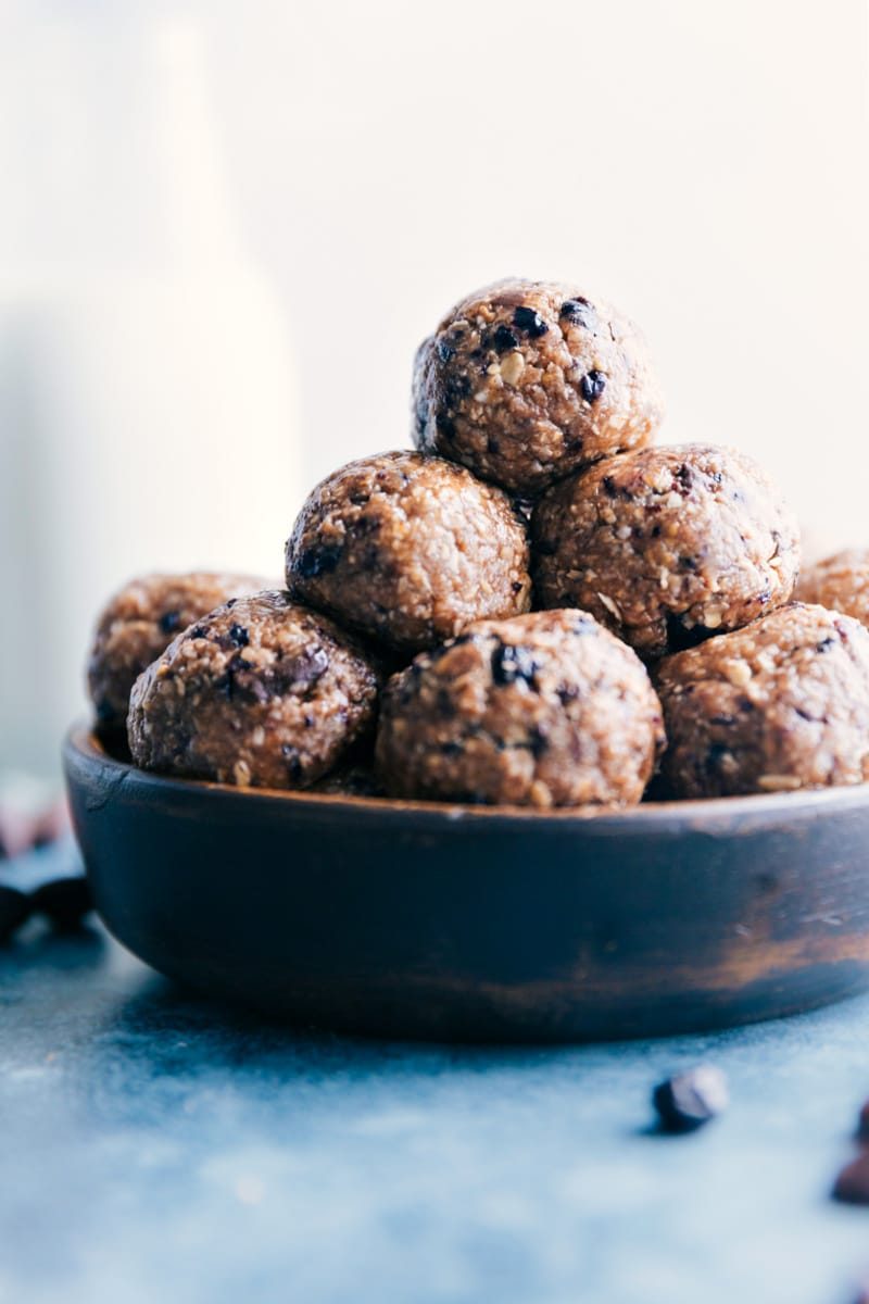 Blueberry Energy Bites for Supper