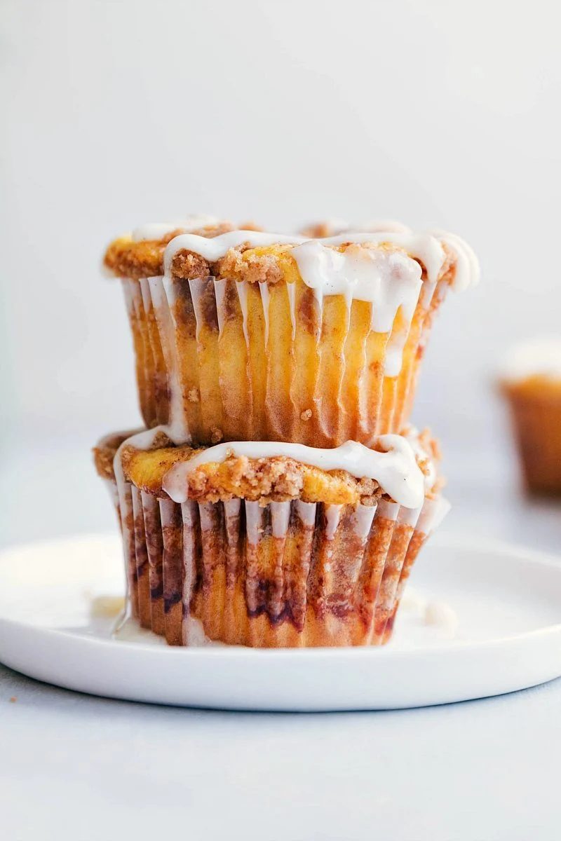 Cinnamon Roll Cupcakes for the Table