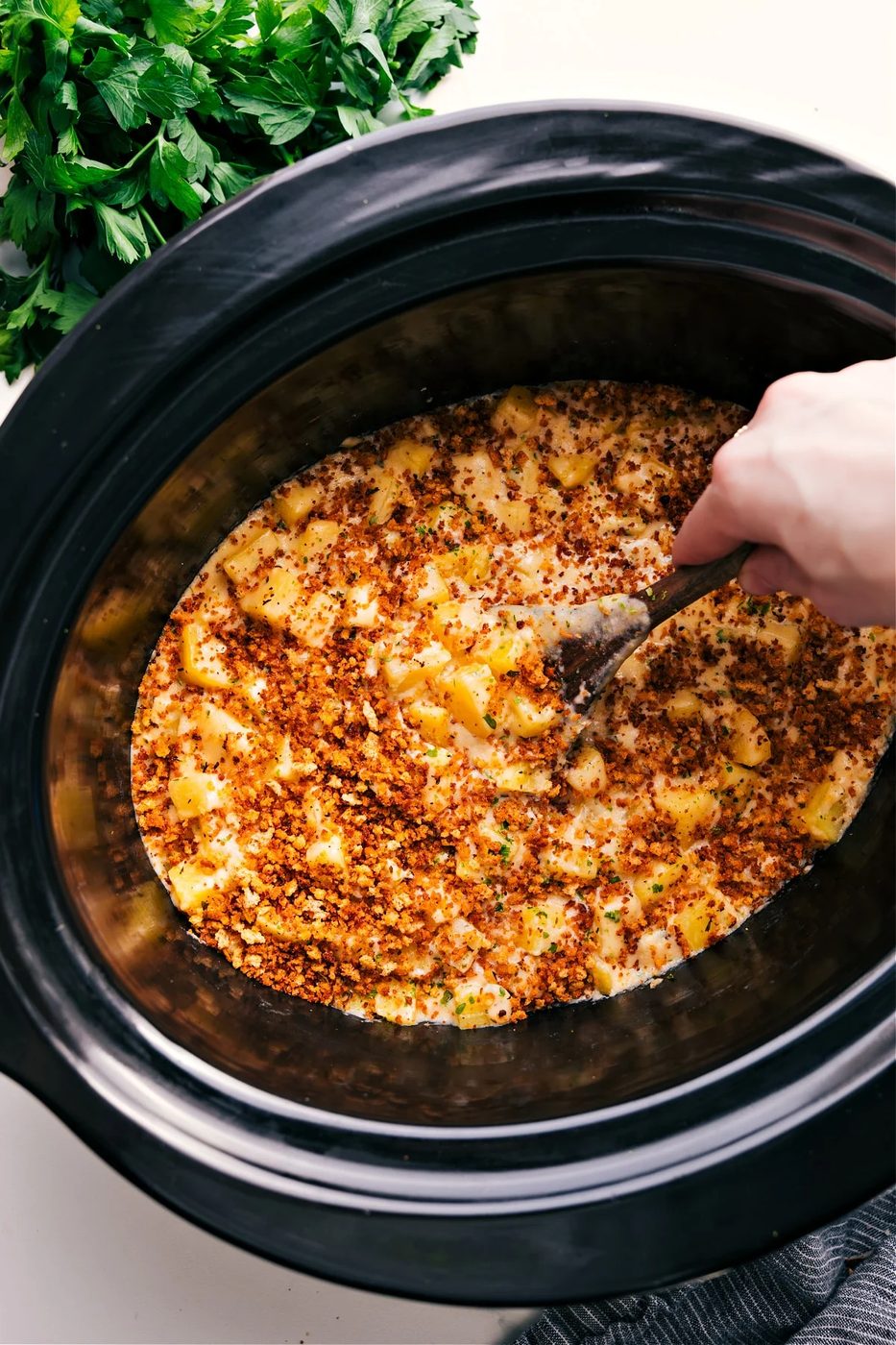 Slow Cooker Cheesy Potatoes