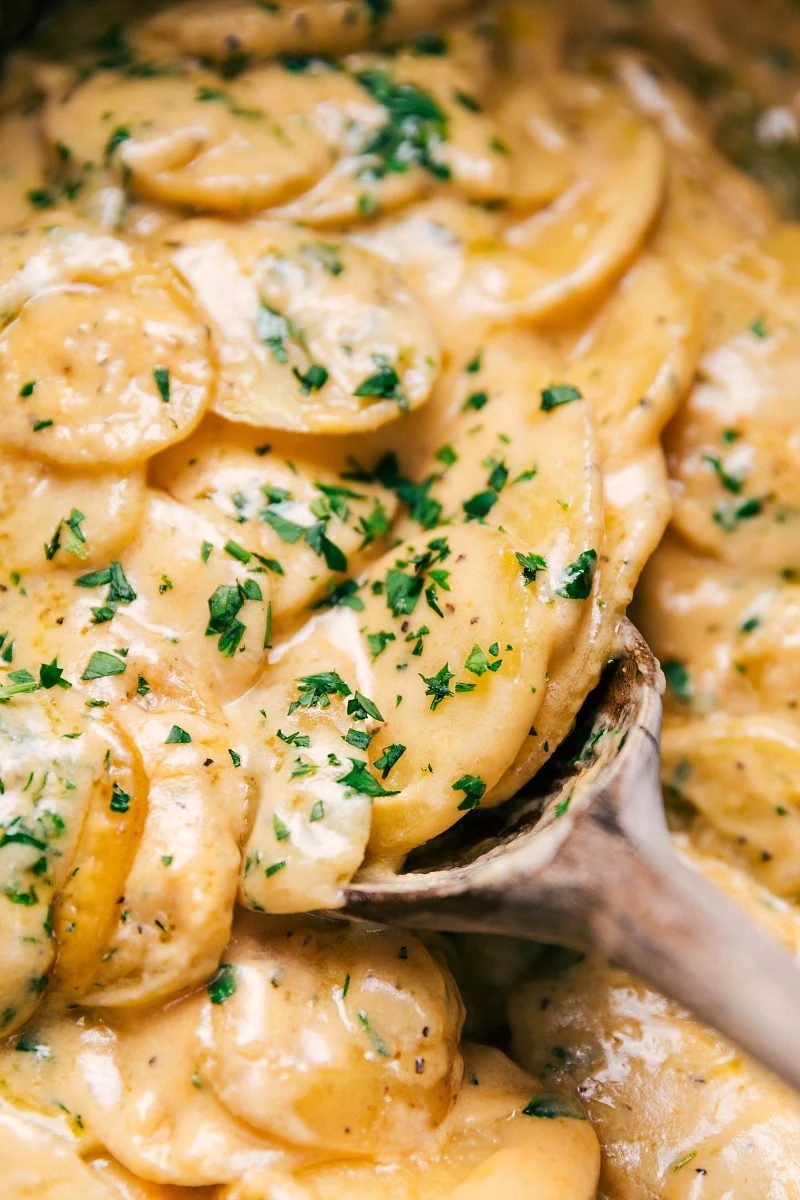 Slow Cooker Au Gratin Potatoes