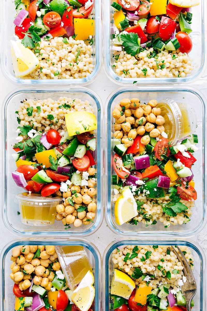 6 different meal prep containers of dinner for the next week with ideas on how to assemble it all.