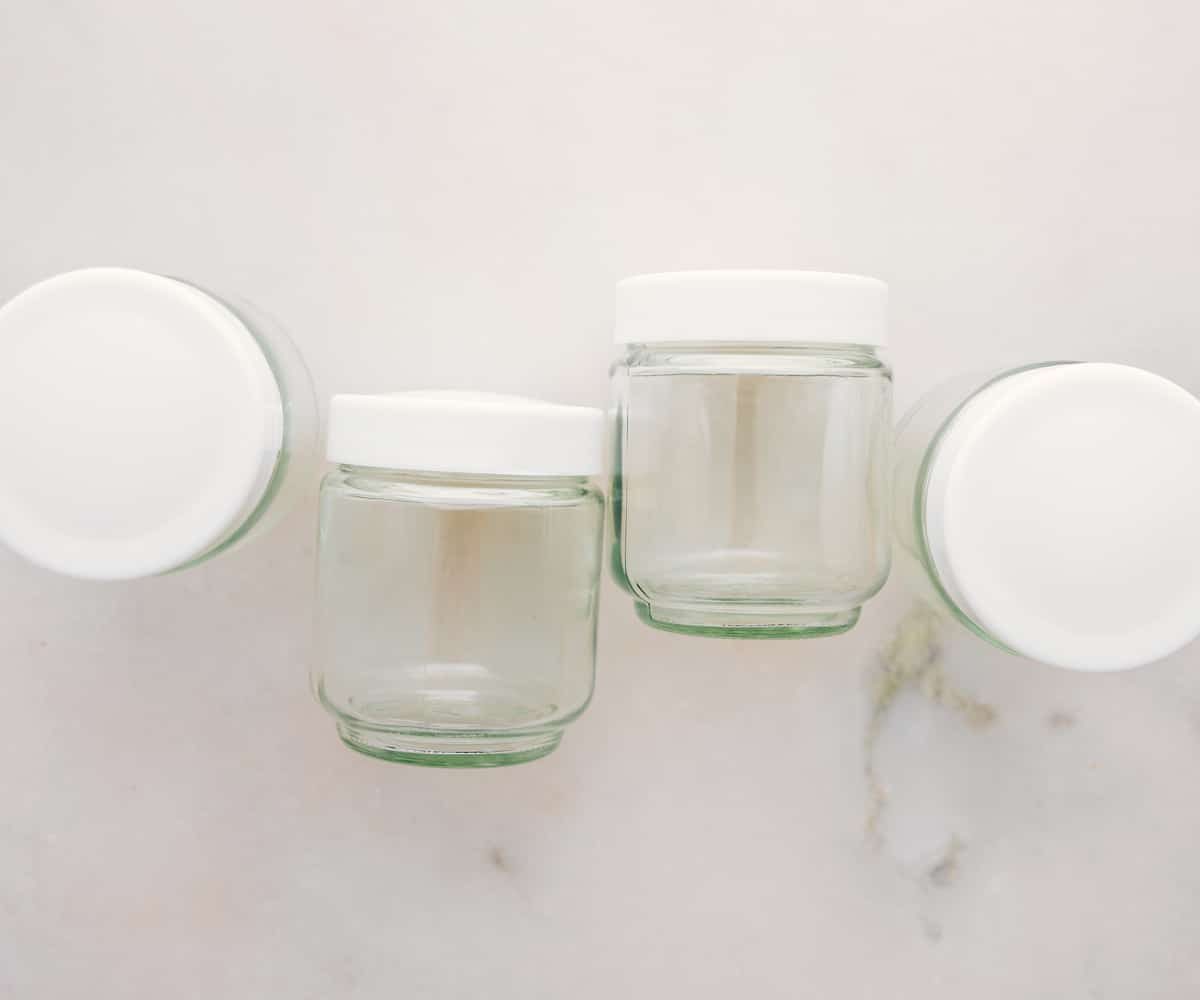 The jars I use for this cheesecake in a jar recipe.