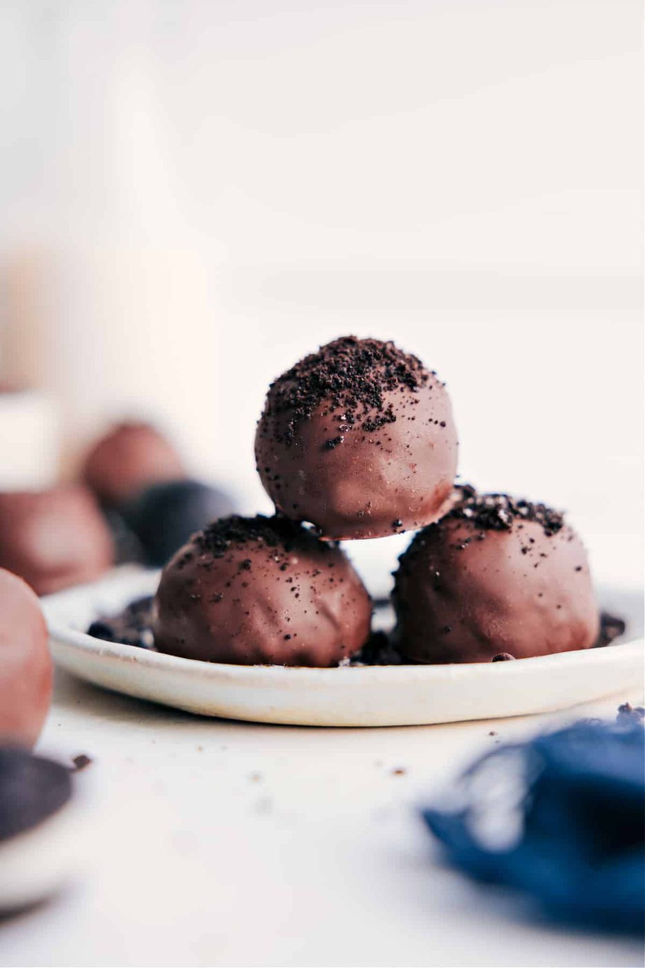 Oreo Truffles for the Table