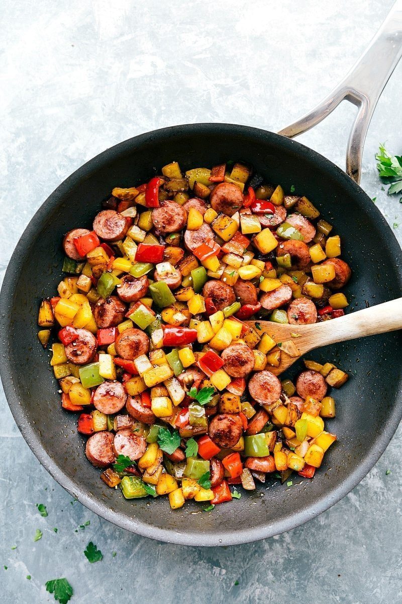 The BEST smoked sausage and veggie breakfast Hash! Great with and without eggs! Recipe from flexfa.com