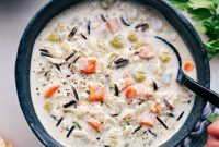 Hearty 5-Ingredient Creamy Chicken and Wild Rice Soup