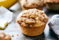 Cinnamon Streusel Banana Muffins