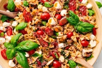 Caprese Pasta Salad Recipe: Tomato, Mozzarella & Basil Bowl