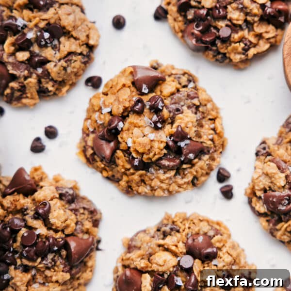 Macadamia Nut White Chocolate Cookie Recipe for Chewy, Crunchy Bites 5 img 255404 9